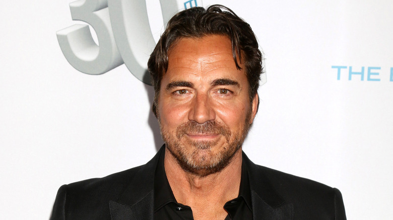 Thorsten Kaye posing