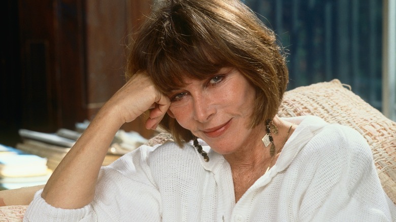 Lee Grant posing for a portrait in her room in 1989.