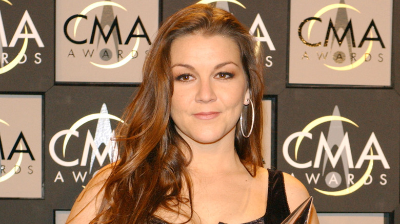 Gretchen Wilson at 2004 CMA Awards