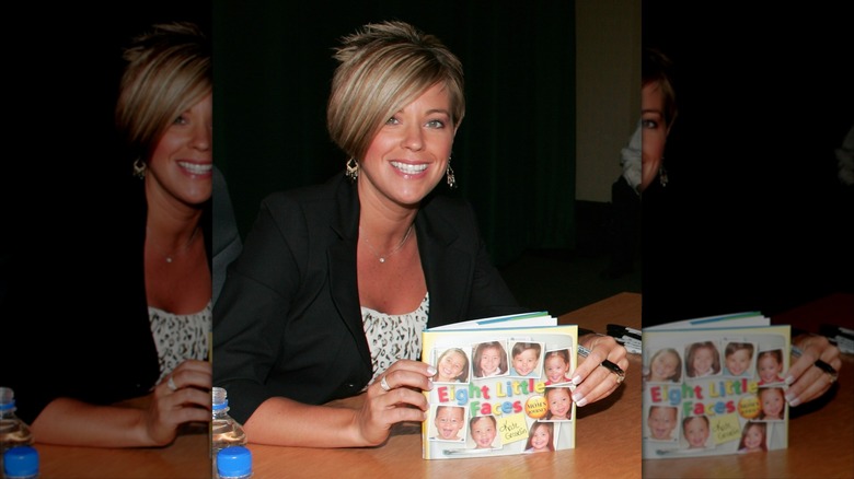 Kate Gosselin signing books at Barnes & Noble