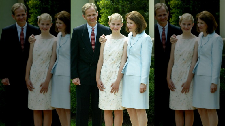 Ed Smart, Elizabeth Smart, and Lois Smart in the White House Rose Garden shortly after her rescue