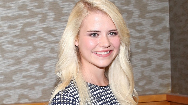 Elizabeth Smart smiling, shortly after her mission to France