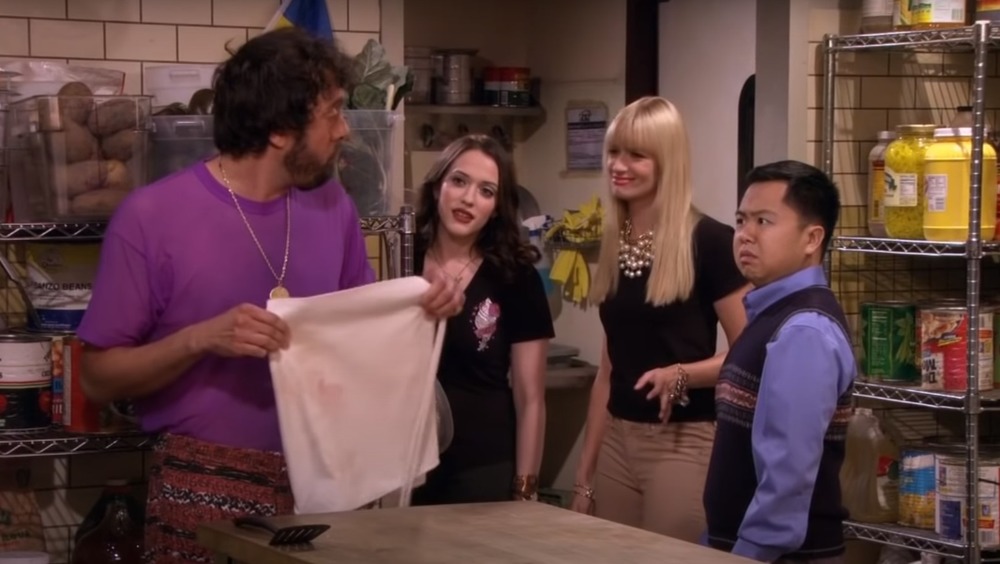 Matthew Moy as Han Lee in 2 Broke Girls