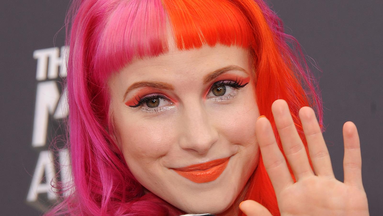 Hayley Williams' Hair Color: The Story Behind Her Iconic Orange and Blue Look - wide 6