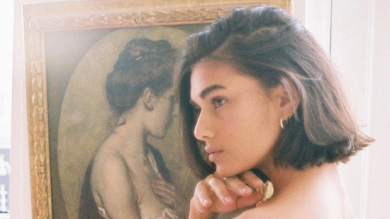 Sideview of an Italian bob haircut