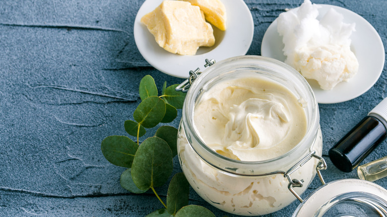 Murumuru Butter For Beauty: Benefits And How To Use For Skin And Hair