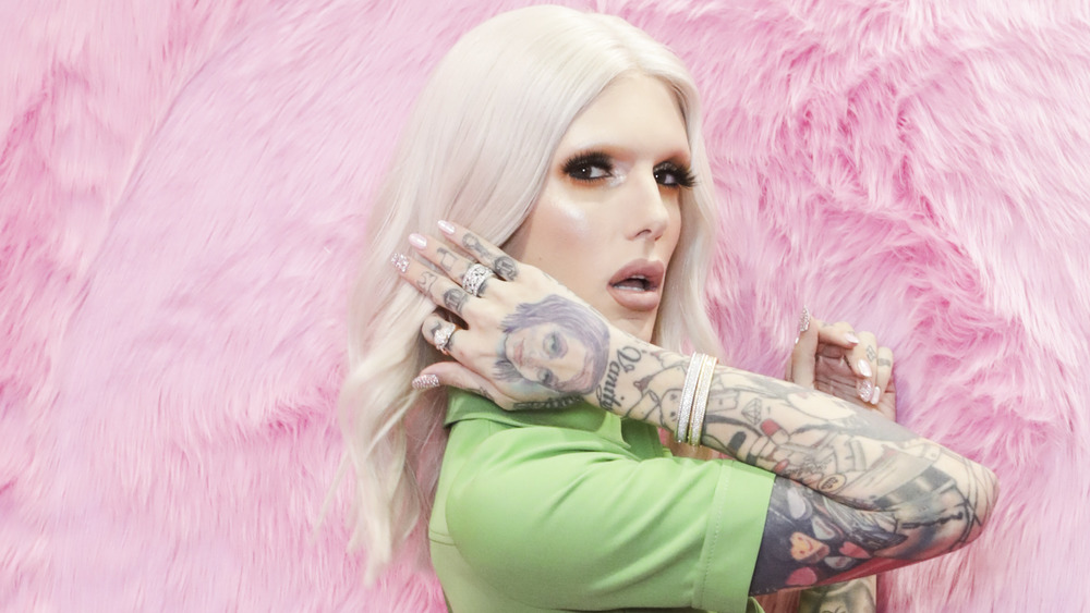 Jeffree Star posing seductively