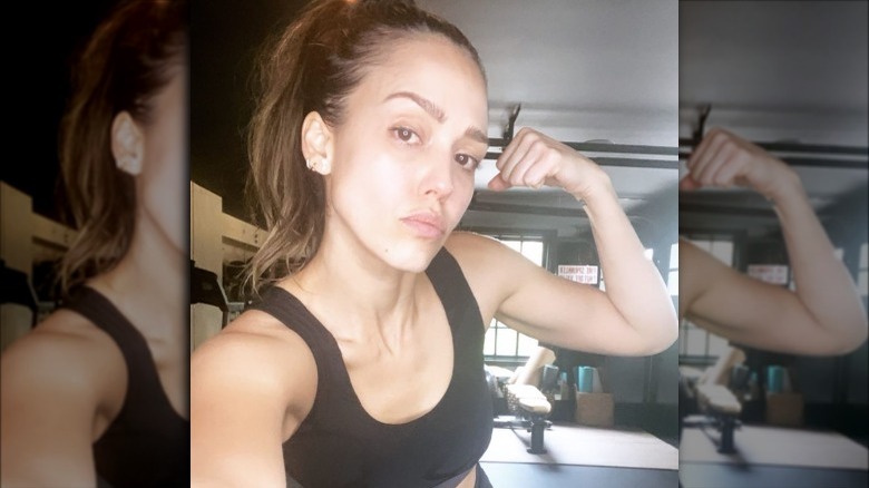 Jessica Alba in a gym selfie without makeup