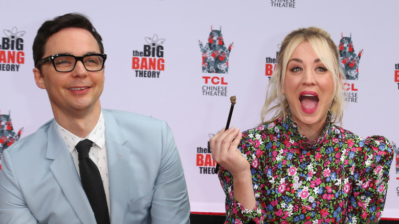 Jim Parsons and Kaley Cuoco laughing at the handprint in cement ceremony for the cast of "The Big Bang Theory" at the TCL Chinese Theatre (2019)