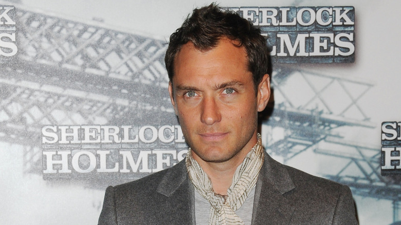 Jude Law attending the Sherlock Holmes premiere