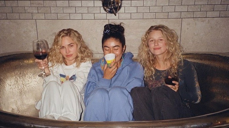 Michelle Randolph and "1923" co-stars smiling