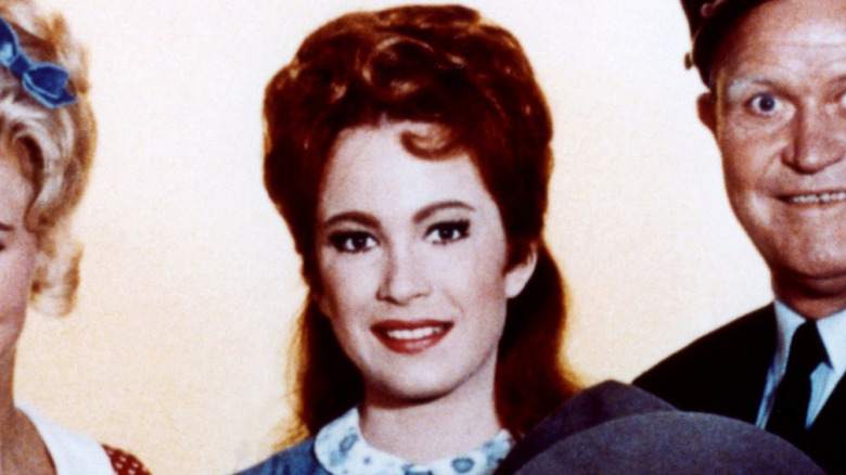 Linda Kaye Henning as Betty Jo Bradley smiling