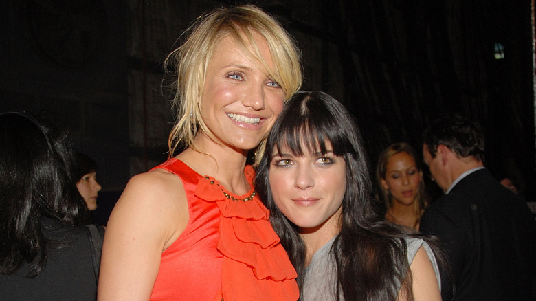 Cameron Diaz and Selma Blair posing