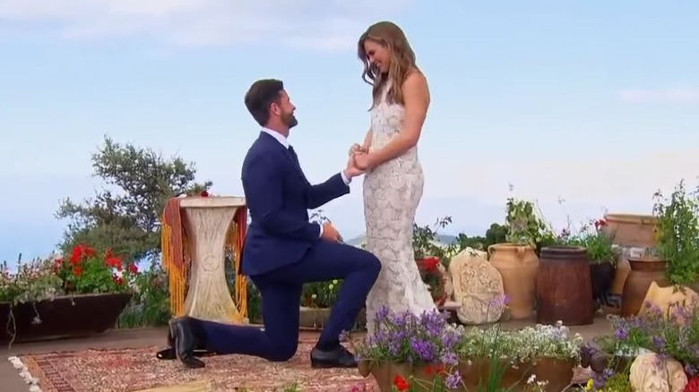 Jed Wyatt proposing to Bachelorette Hannah Brown