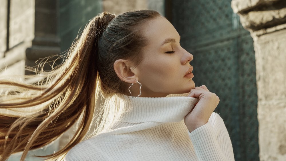 Serious Blonde Woman with Ponytail - wide 9