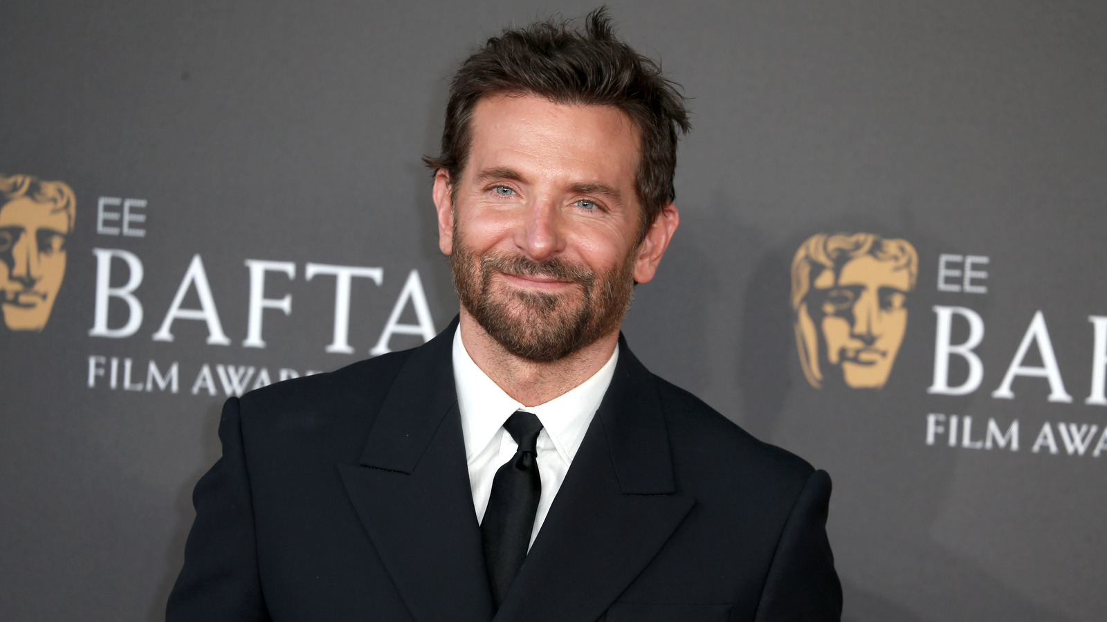 <a href="https://www.thelist.com/1976102/bradley-cooper-downfall-from-fame/" target="_blank">What Really Led To Bradley Cooper’s Downfall From Fame</a>