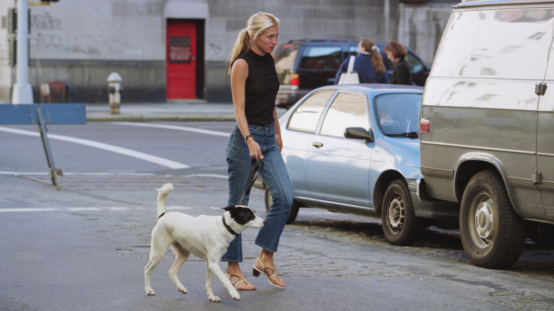 Carolyn Bessette-Kennedy walking dog in New York City