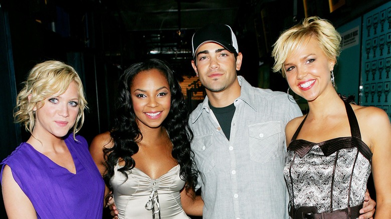 Brittany Snow, Ashanti, Jesse Metcalfe, and Arielle Kebbel posing