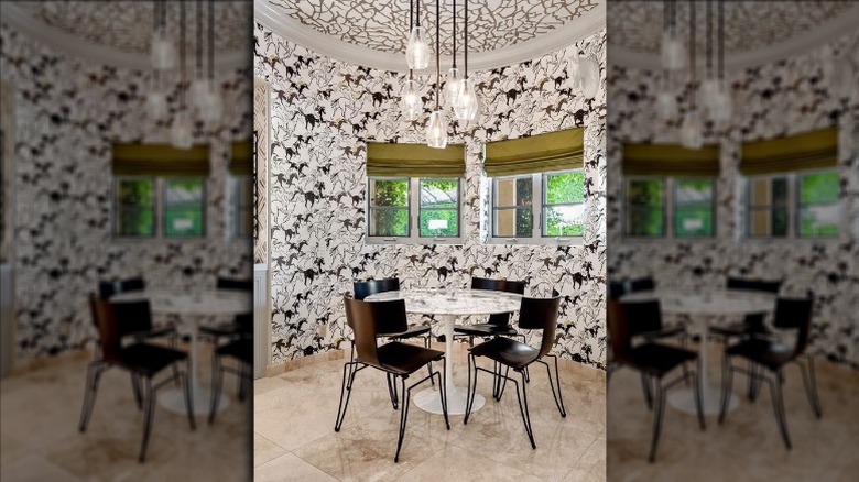 breakfast nook