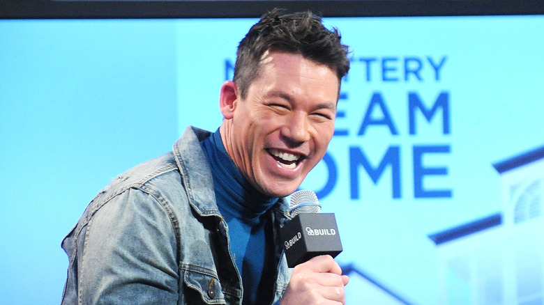 David Bromstad smiling at event