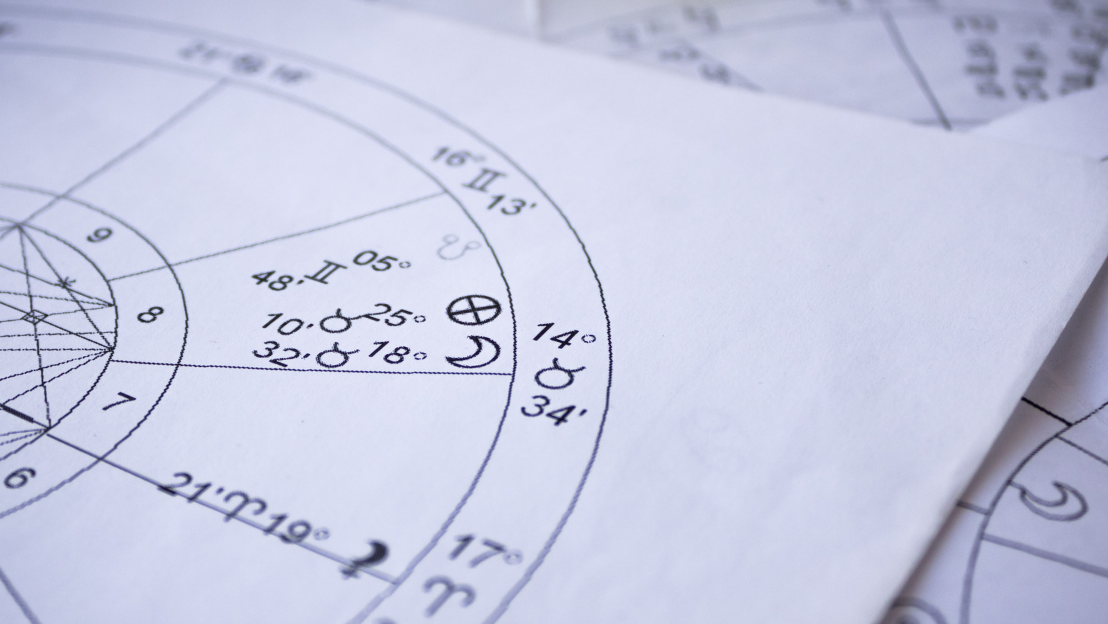 What The New Moon In Gemini On June 10 Means If You're A Fire Sign