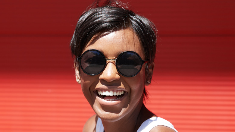 modern gamine haircut, woman with gamine haircut