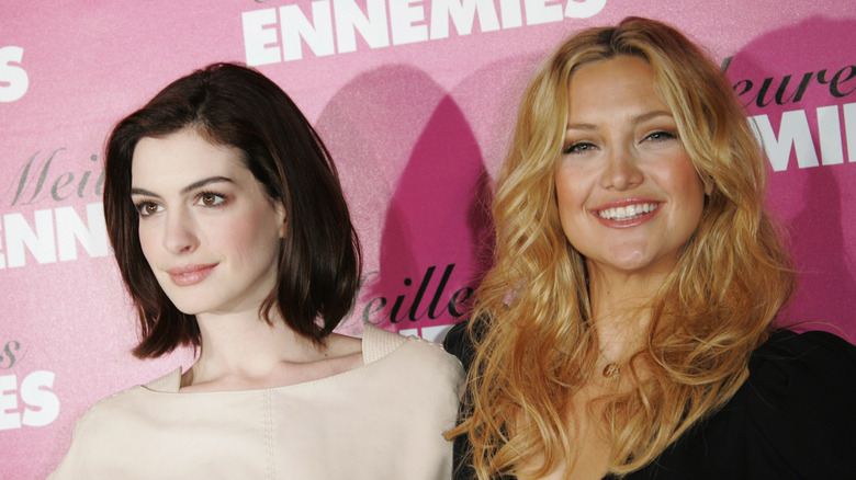 Anne Hathaway and Kate Hudson posing together