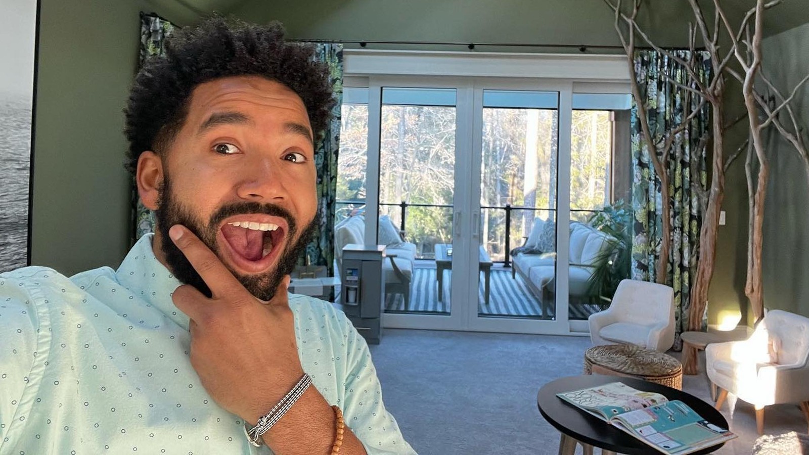 What To Know About Hot Mess House HGTV Star Wendell Holland