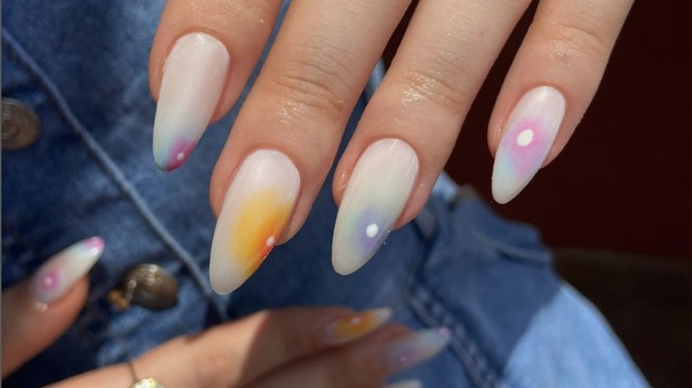 Blooming gel nails