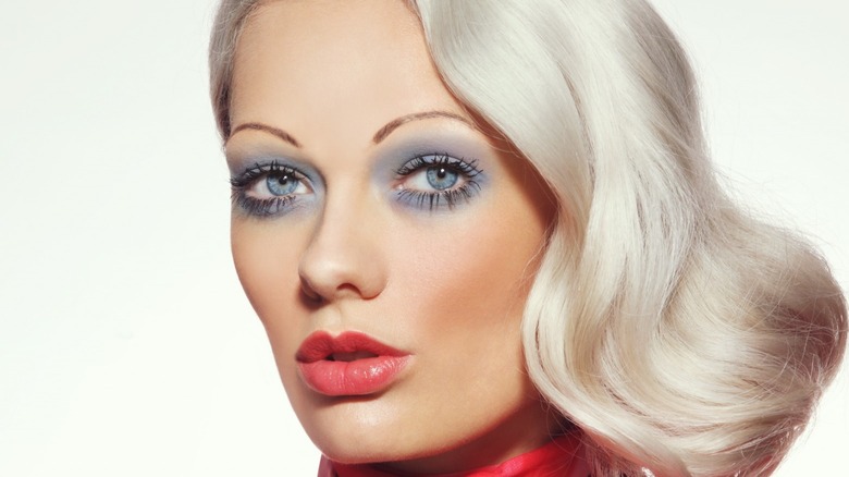 Women with blonde hair and blue eyeshadow
