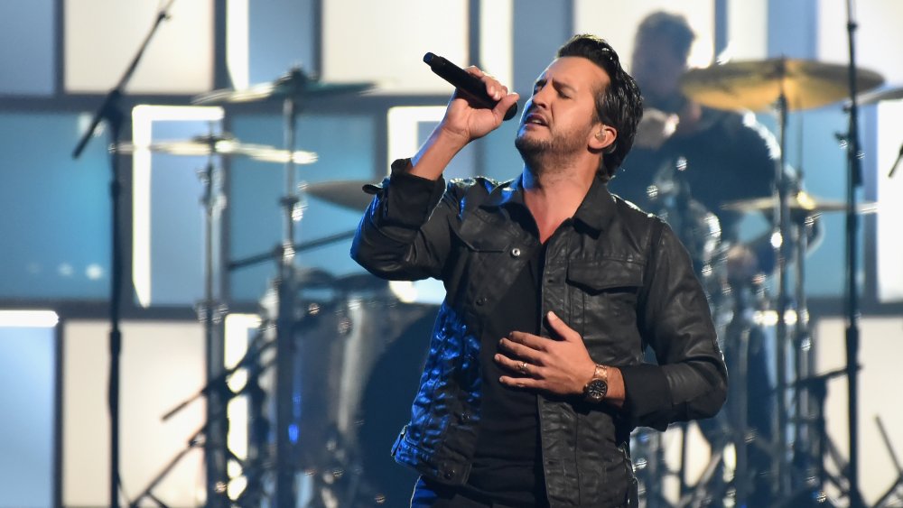 Luke Bryan performing