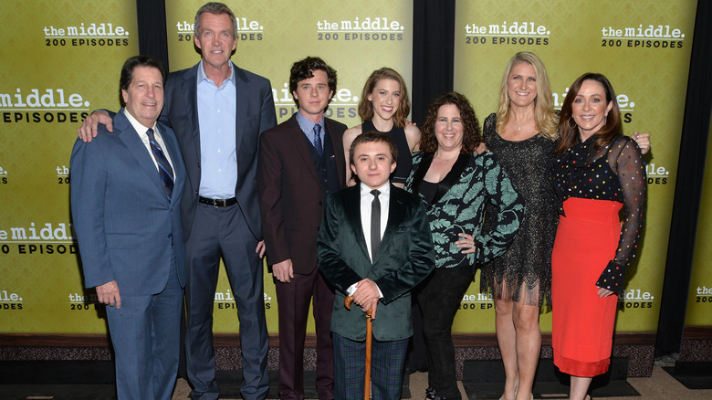 The cast of "The Middle" poses for the 200th episode celebration