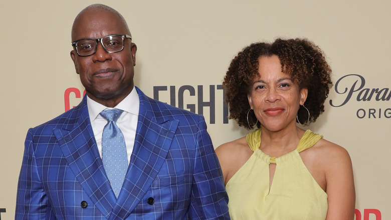 Andre Braugher and Ami Brabson posing together