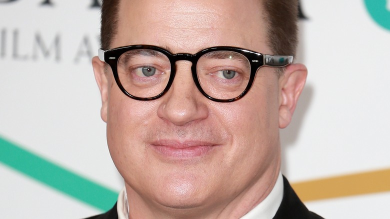 Brendan Fraser poses on the red carpet