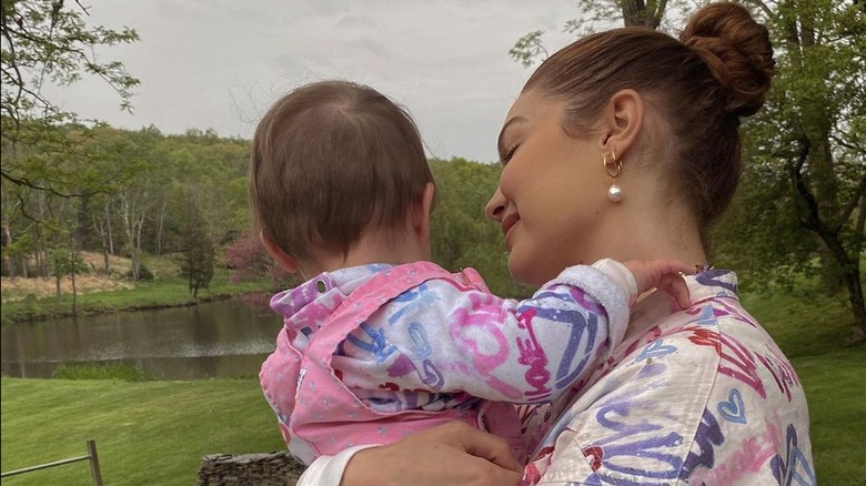 Gigi Hadid holding her daughter Khai