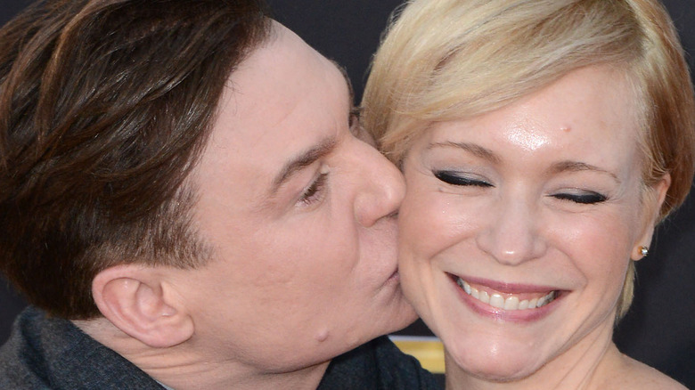 Mike Myers kissing Kelly Tisdale