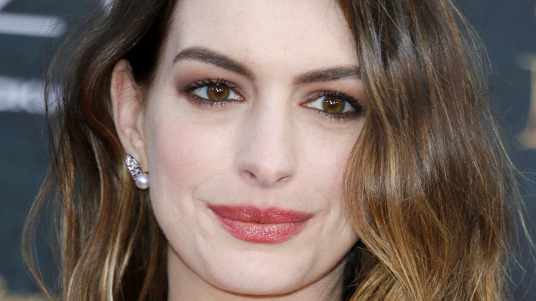 Anne Hathaway balyage