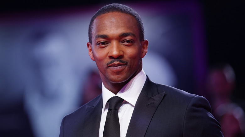 Anthony Mackie in a suit