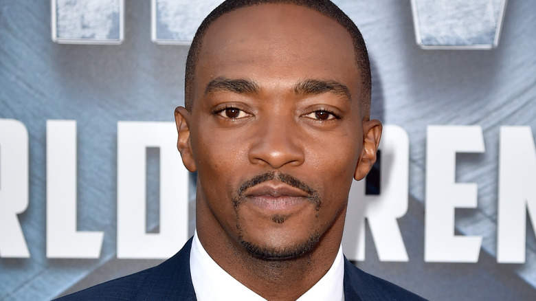 Anthony Mackie in a suit