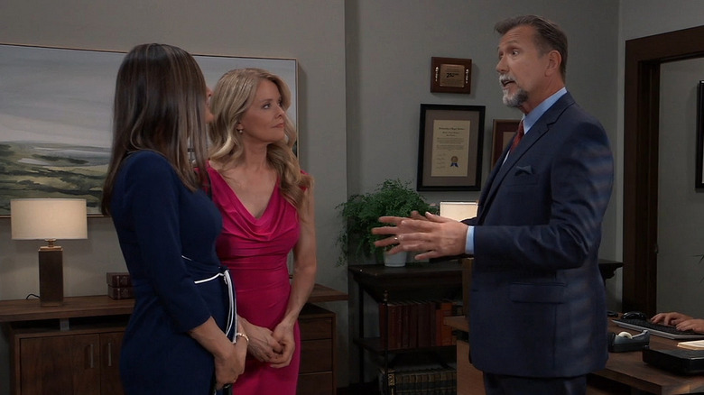 Jackson talking to Lucy and Felicia