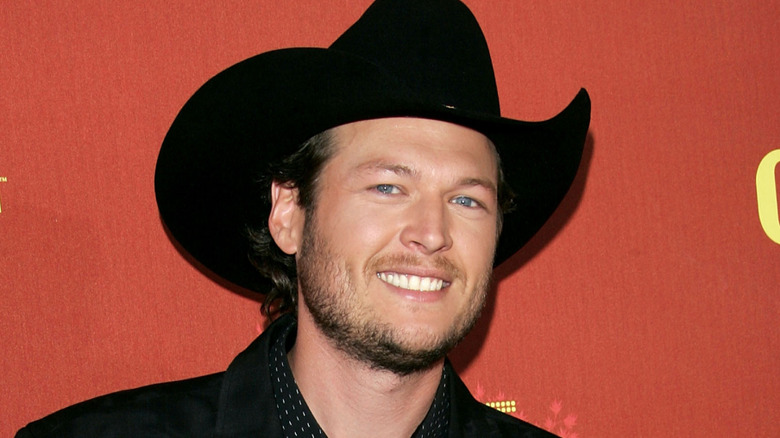 Blake Shelton with cowboy hat