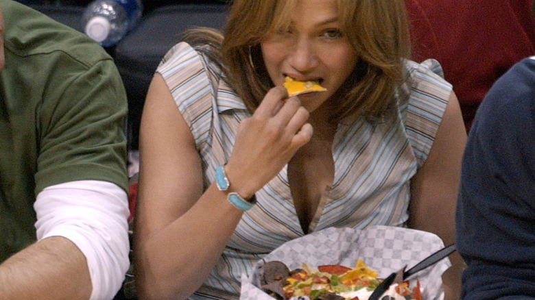 Jennifer Lopez eating