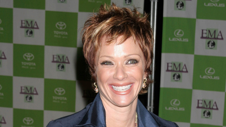 Lauren Holly with short hair