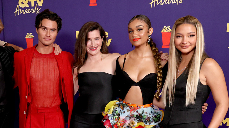 Madelyn Cline with costars  