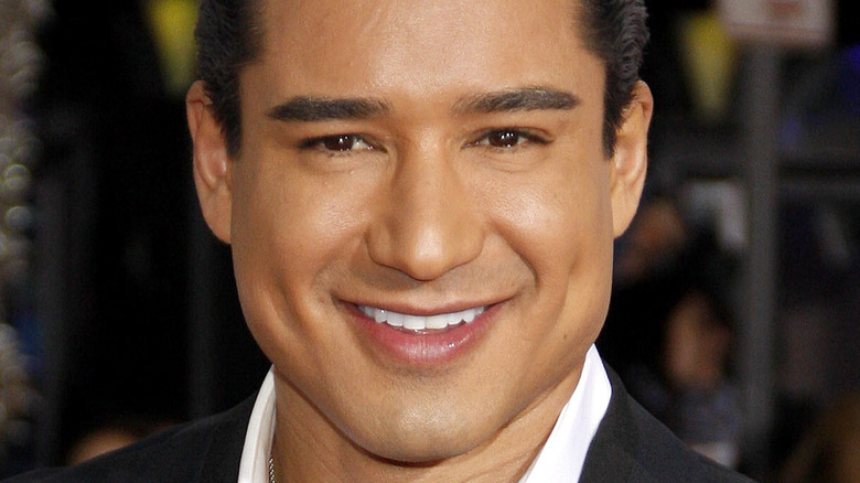 Mario Lopez smiling