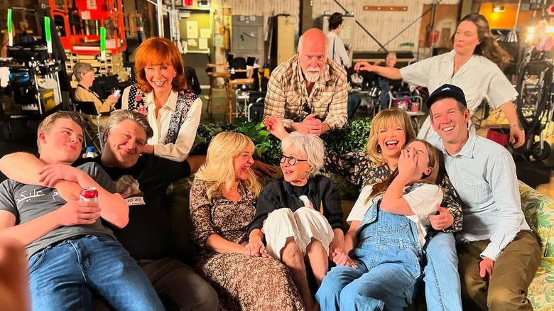 Reba McEntire posing with the cast of "Young Sheldon"