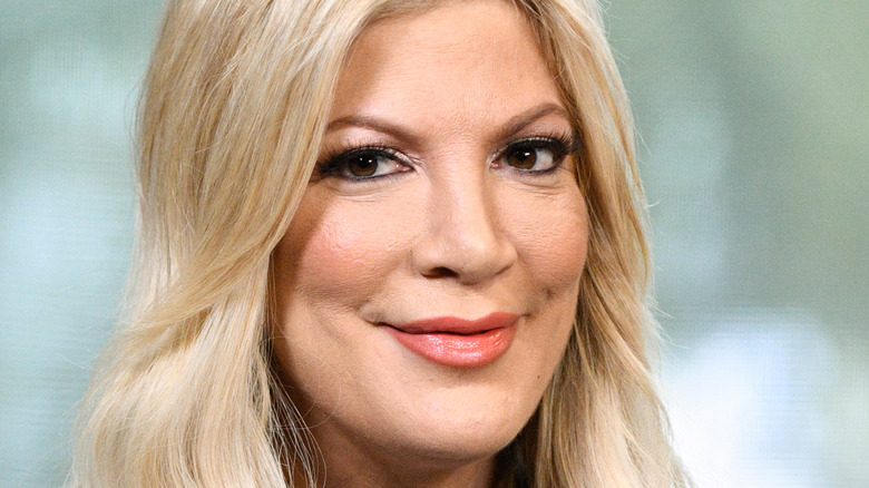 Tori Spelling close-up