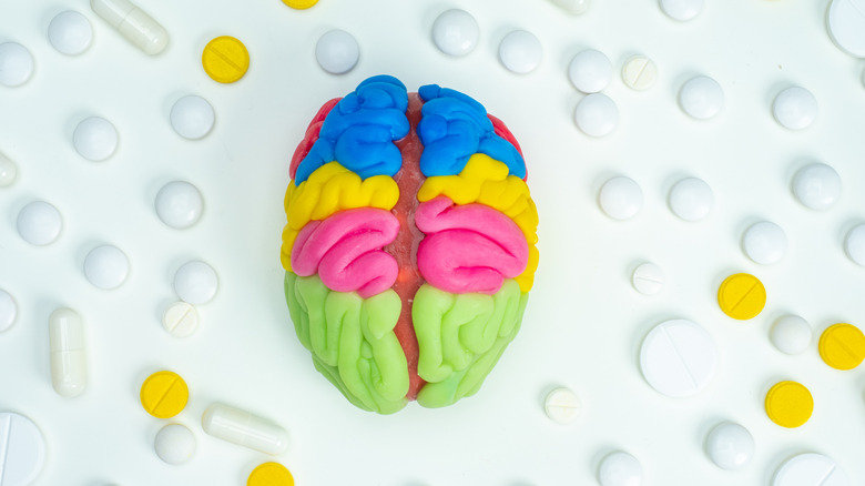Model of the brain with pills