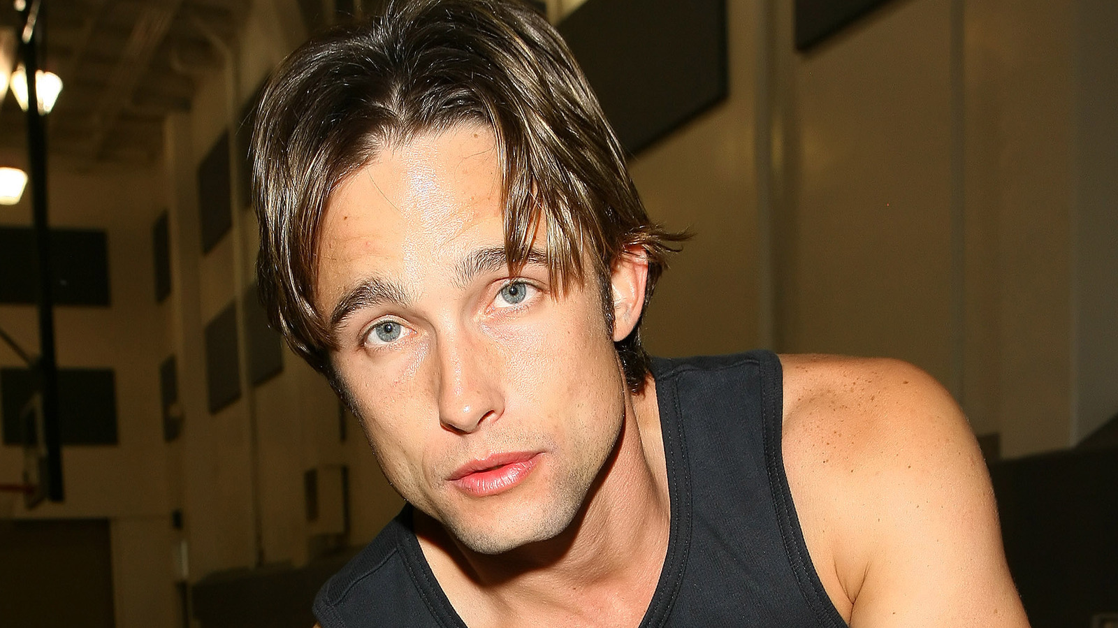Xander Cook Actor 60 Photos - Moonagedaydream.film