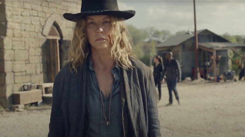 Jenna Elfman in a scene from "Fear the Walking Dead"